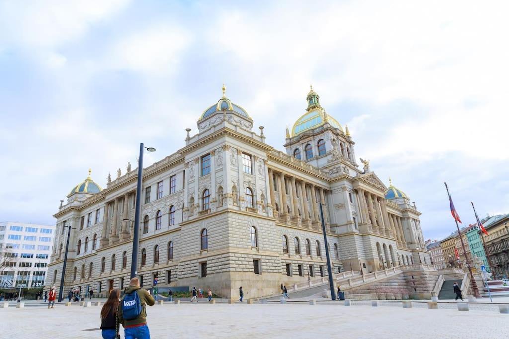Capitol Deluxe Apartment Prag Dış mekan fotoğraf