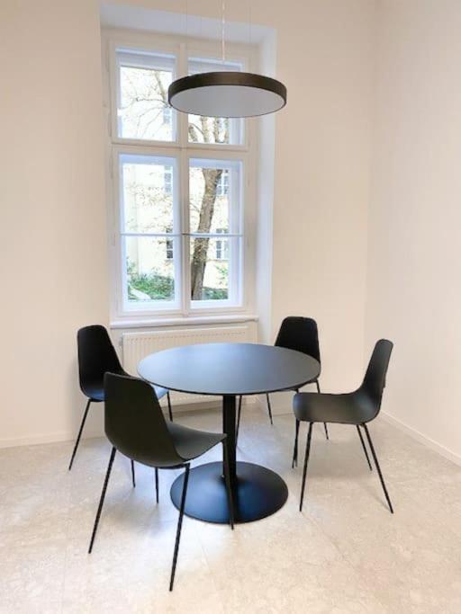 Capitol Deluxe Apartment Prag Dış mekan fotoğraf